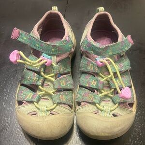 Keen hiking shoes girls  water shoe